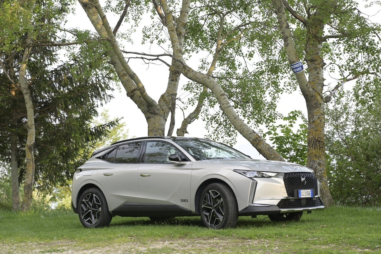 DS4 Cross E-Tense: la prova su strada