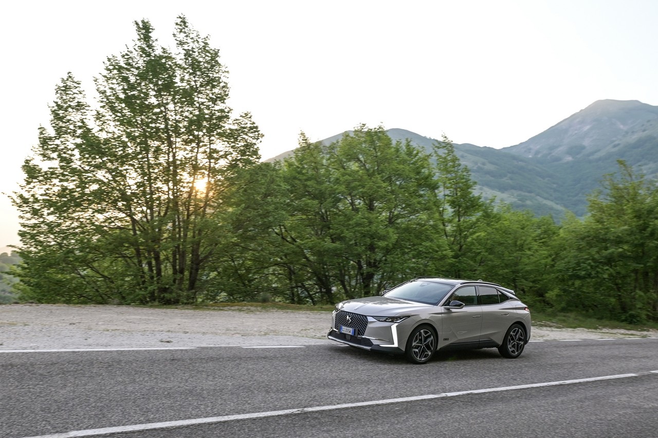 DS4 Cross E-Tense: la prova su strada