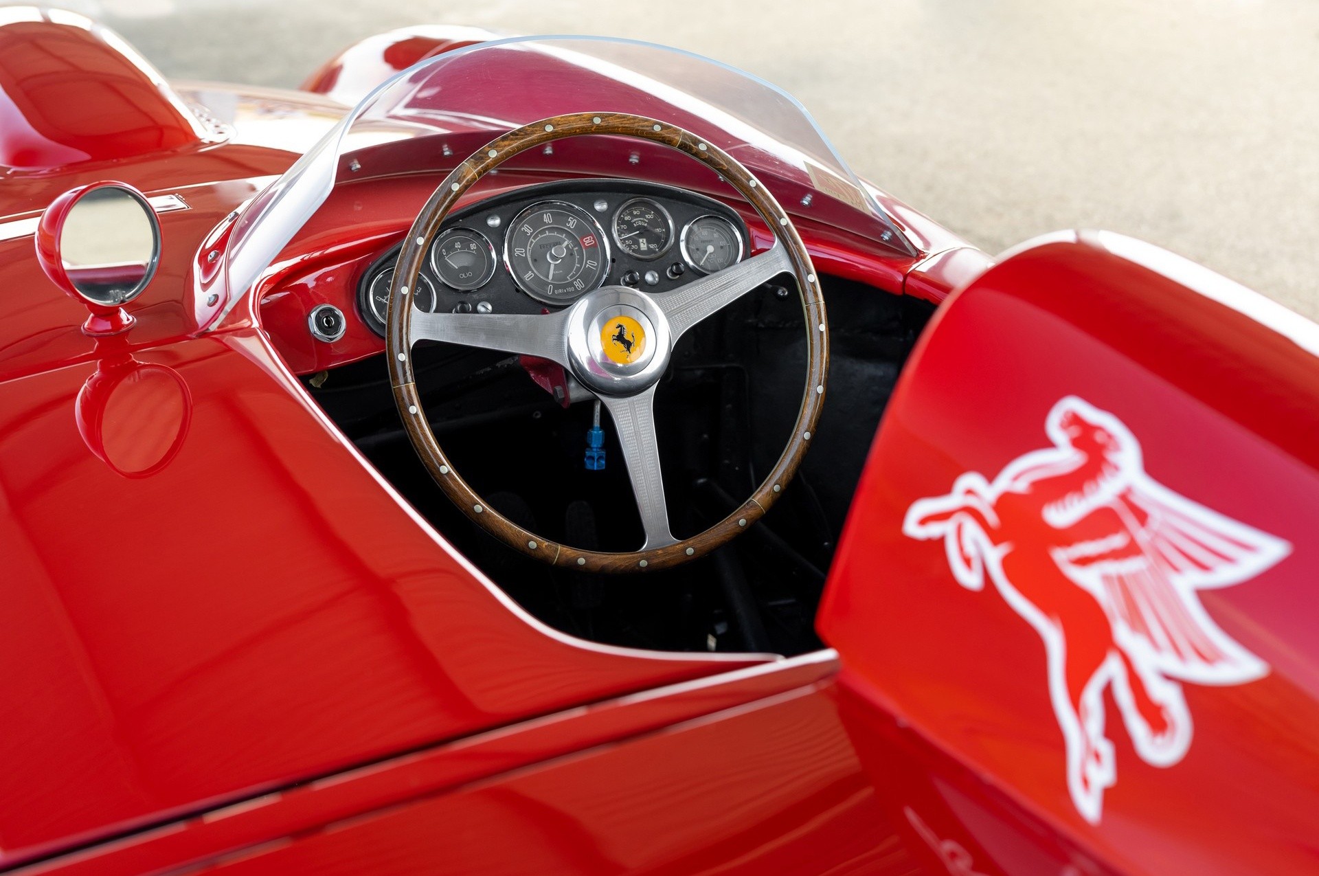 Ferrari 410 Sport Spider: le foto