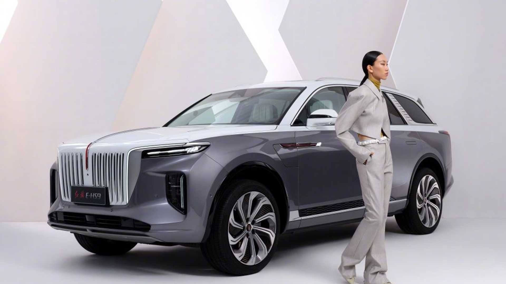 Hongqi E-HS9: le immagini ufficiali