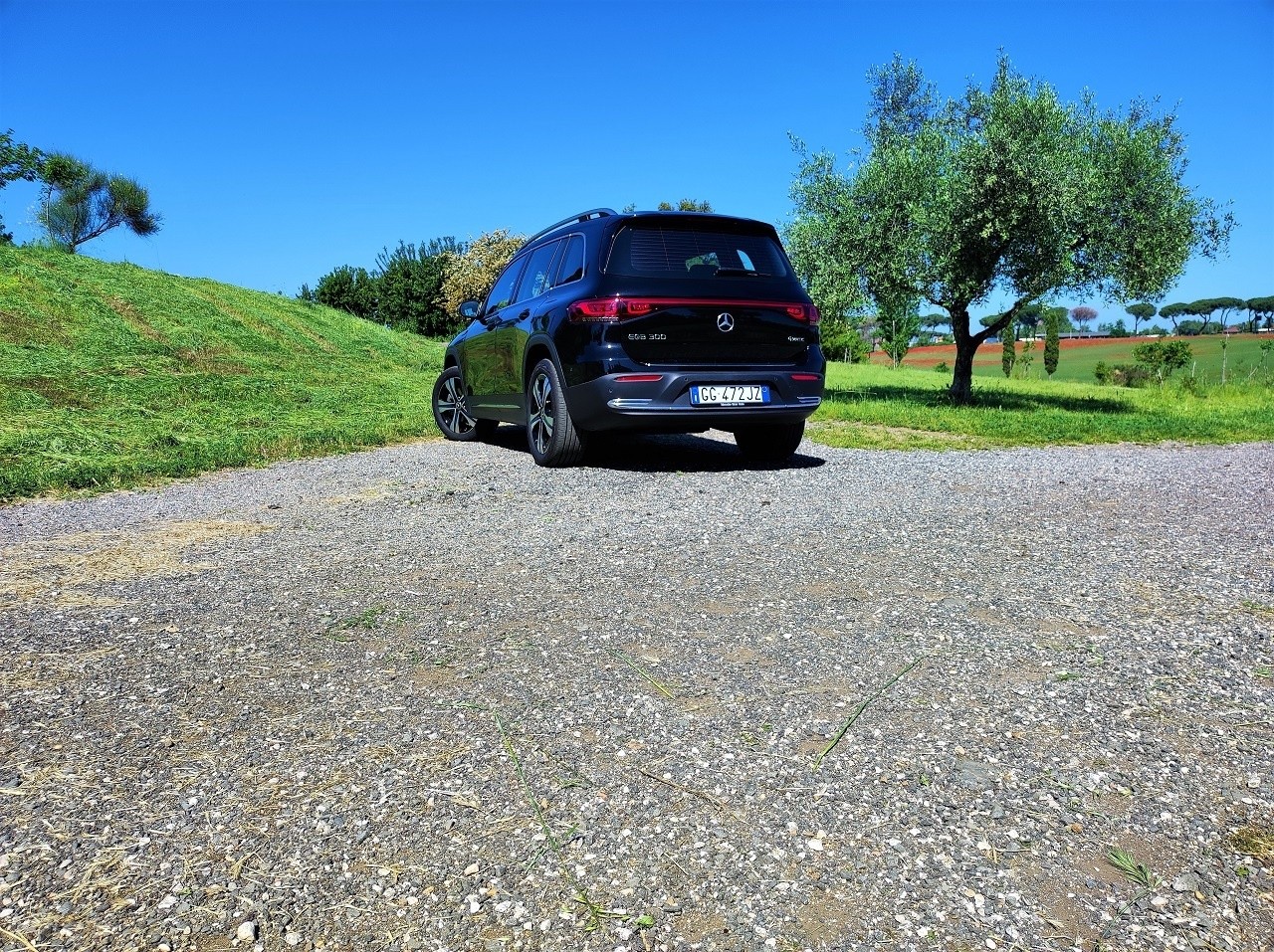 Mercedes EQB 300 4Matic: le immagini della prova su strada