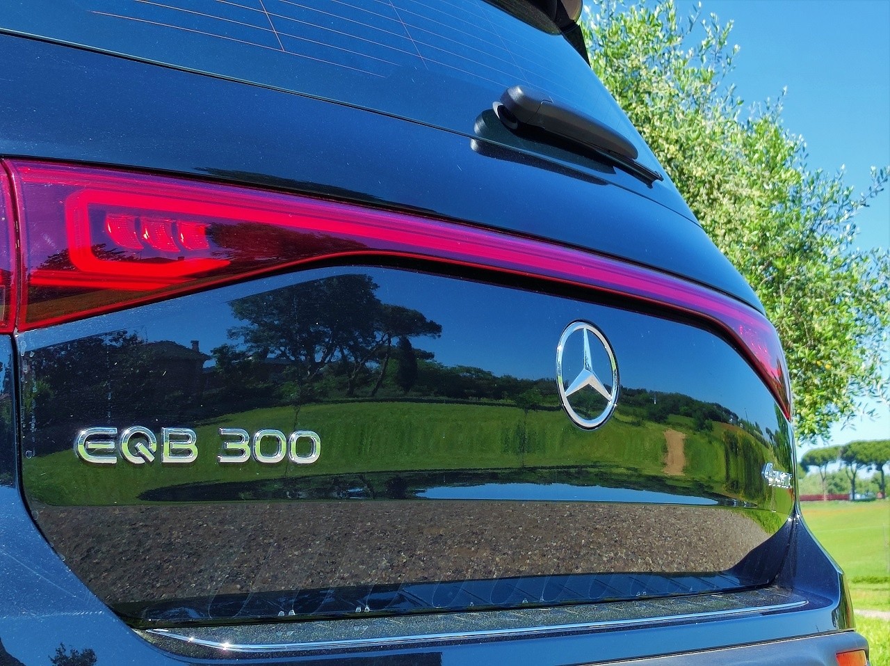 Mercedes EQB 300 4Matic: le immagini della prova su strada