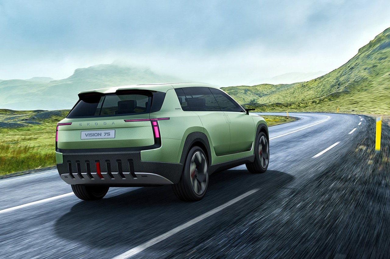 Skoda Vision 7S: le foto