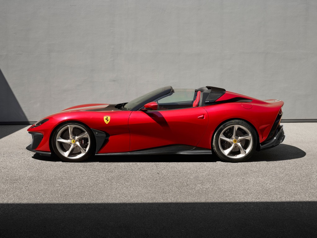 Ferrari SP51: le immagini ufficiali