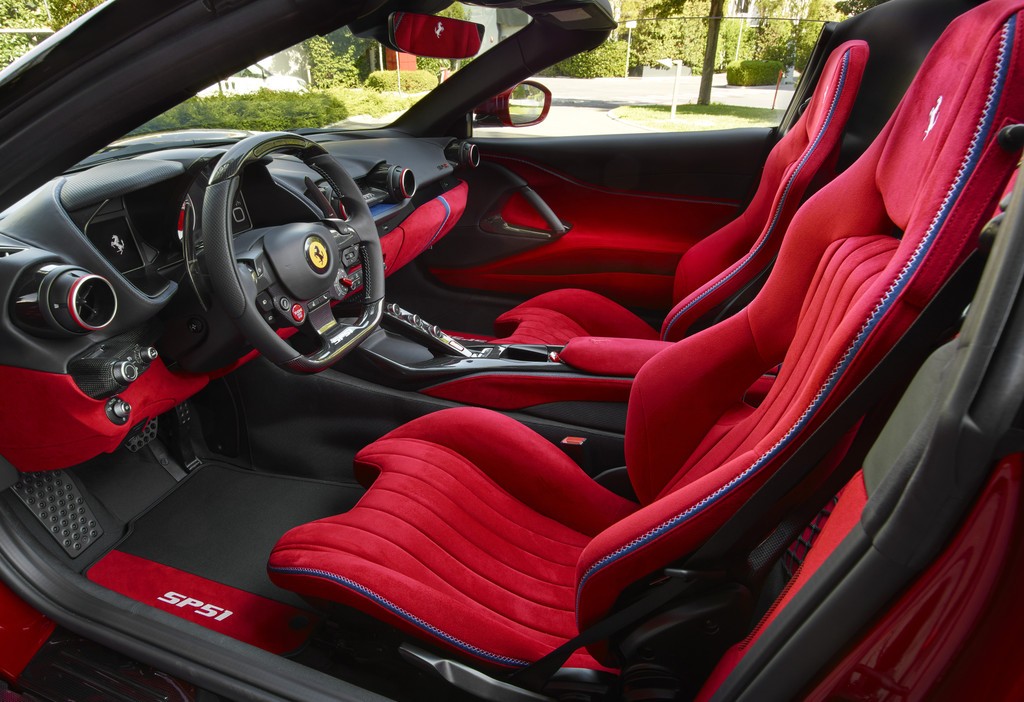 Ferrari SP51: le immagini ufficiali