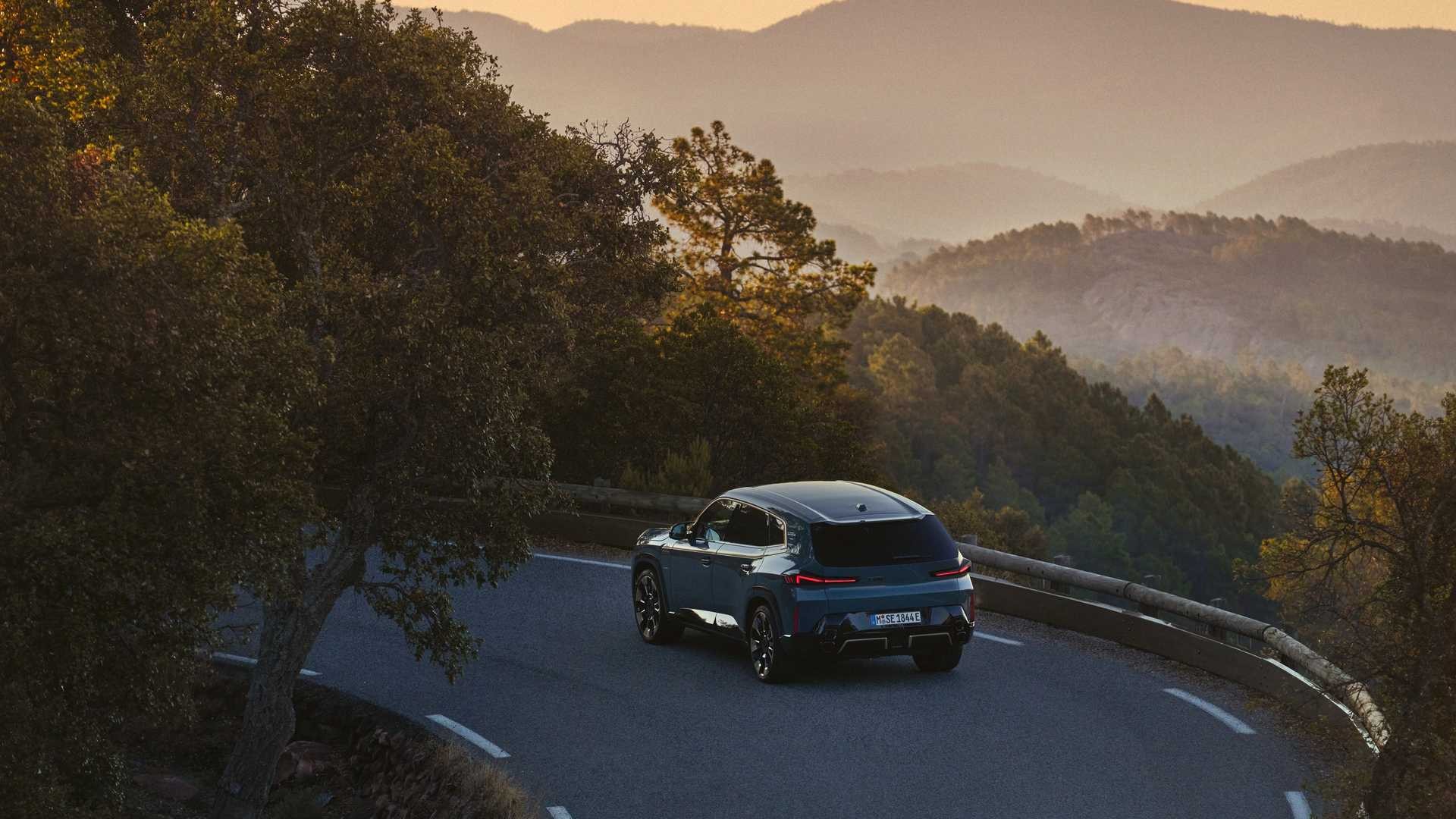 Bmw XM: foto ufficiali inedite