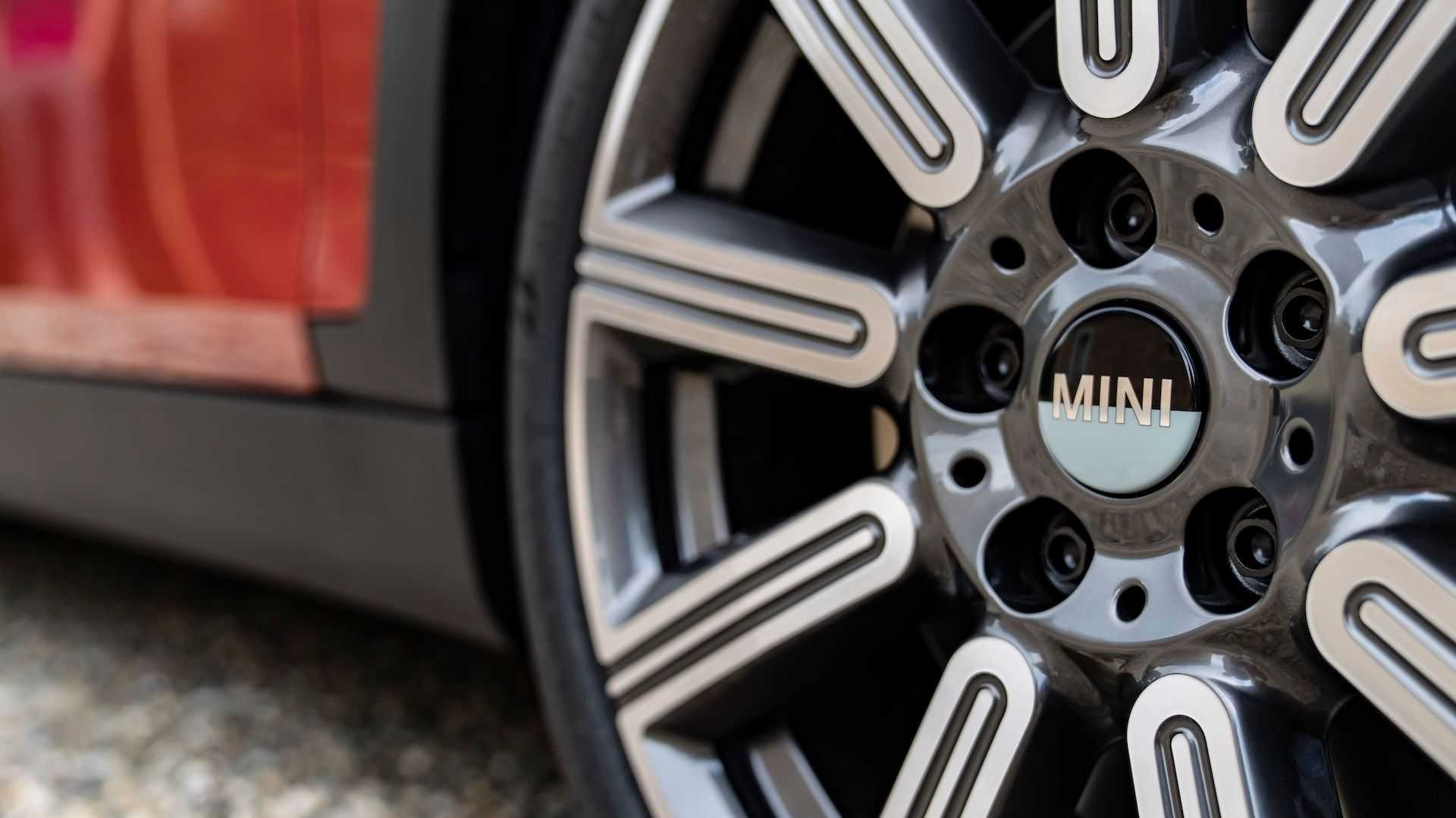 MINI Multitone: le immagini ufficiali