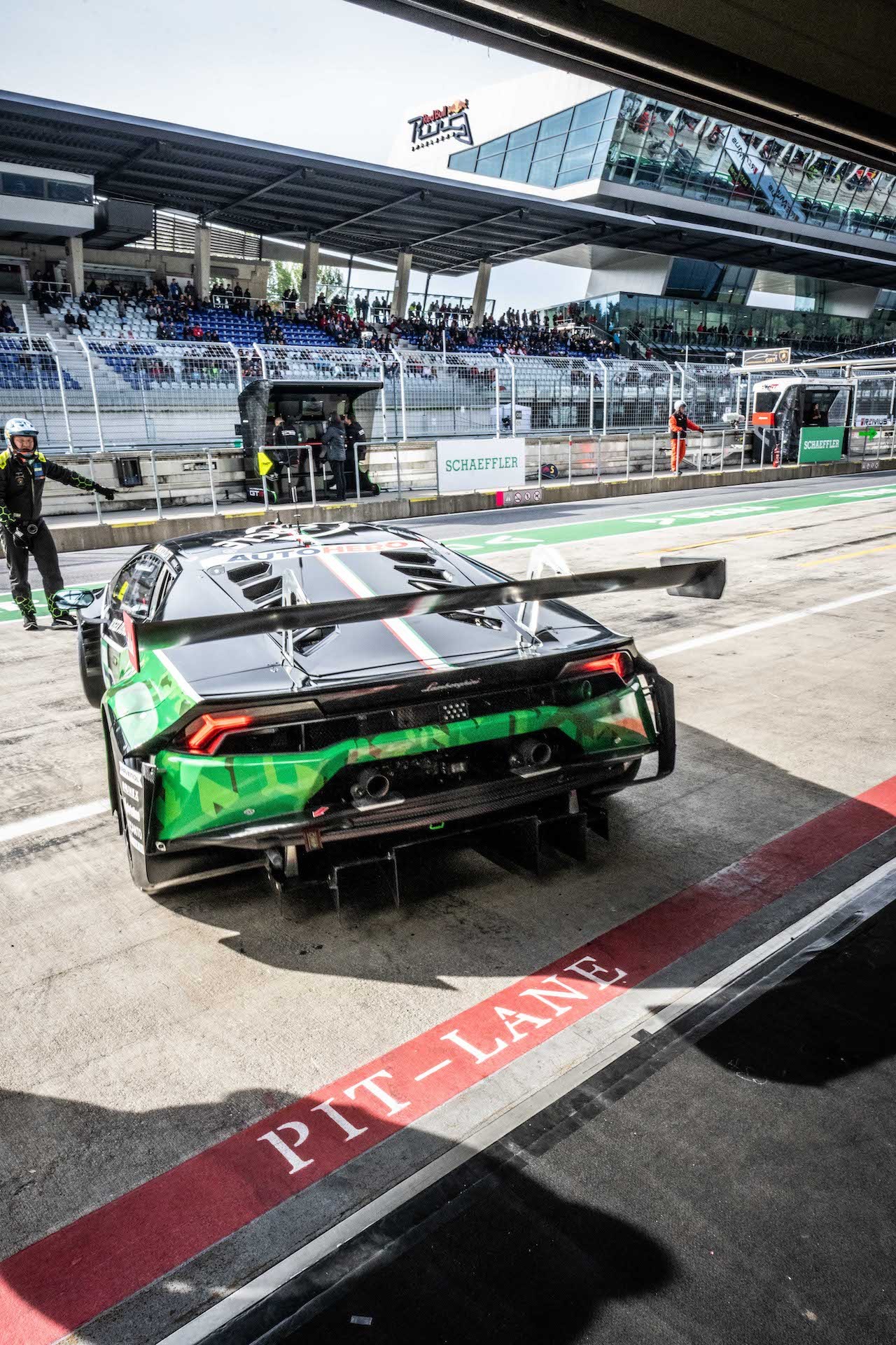 Lamborghini Huràcan STO: le foto del viaggio al Red Bull Ring