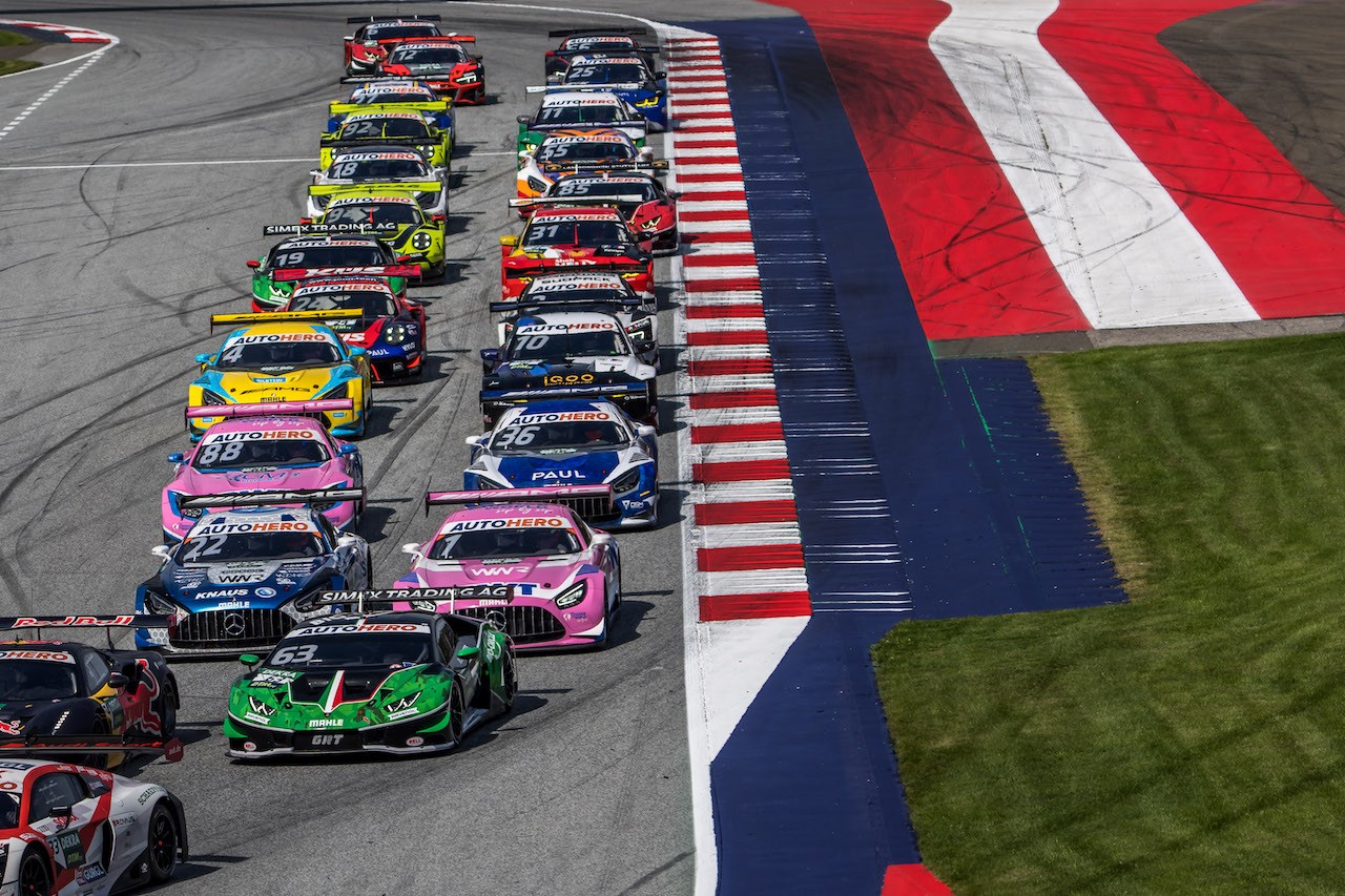 Lamborghini Huràcan STO: le foto del viaggio al Red Bull Ring