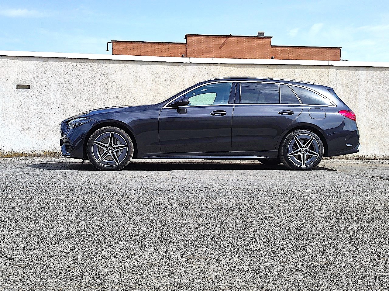 Mercedes C300 SW plug-in hybrid: le immagini del test