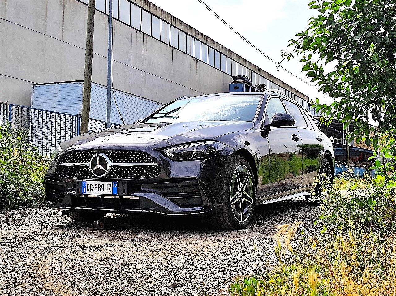 Mercedes C300 SW plug-in hybrid: le immagini del test