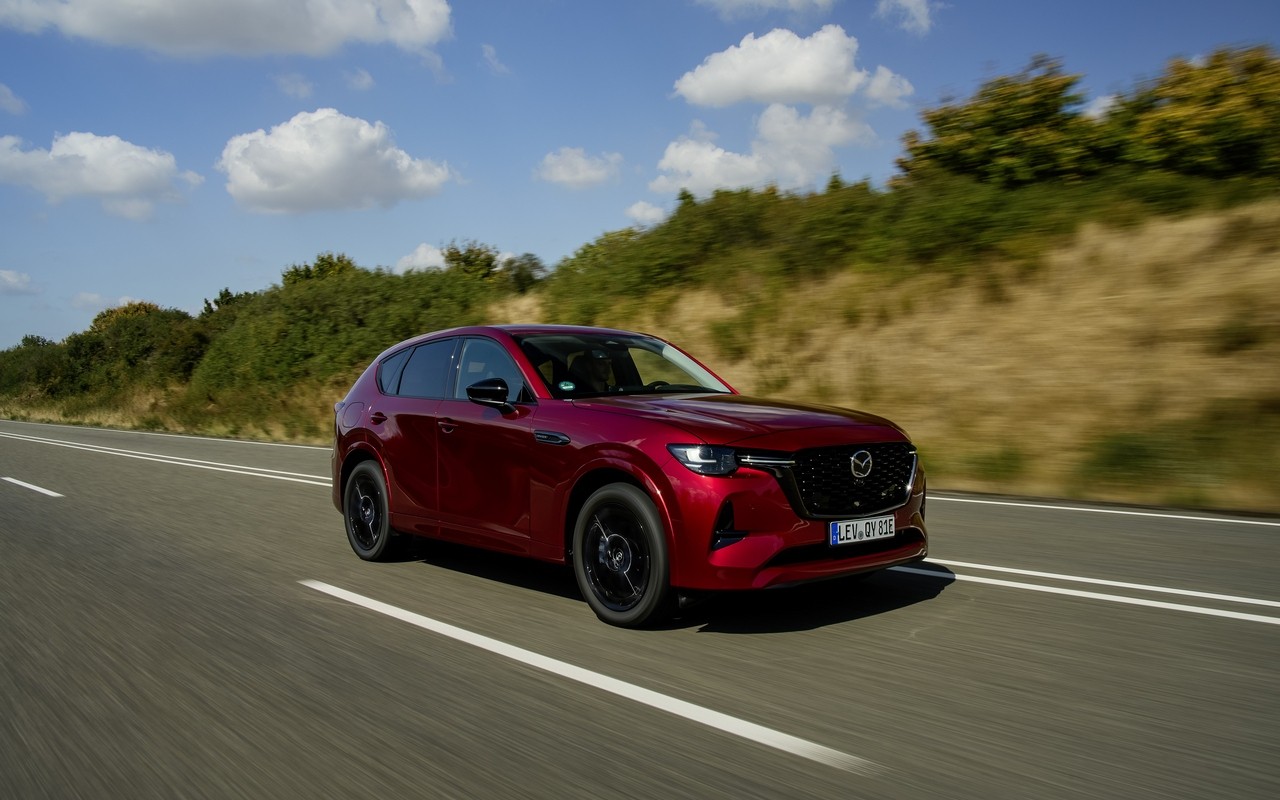 Mazda CX-60 e-PHEV: le immagini del primo contatto