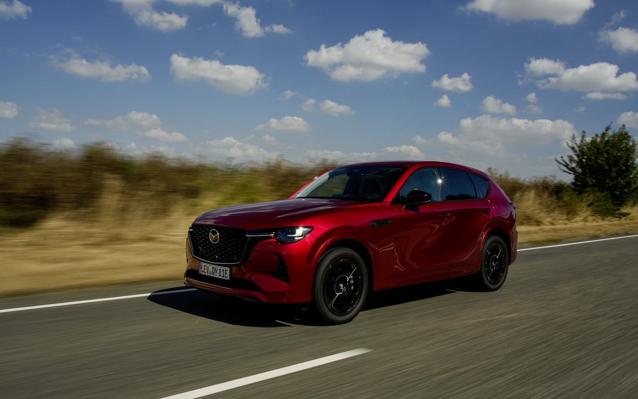 Mazda CX-60 e-PHEV: le immagini del primo contatto