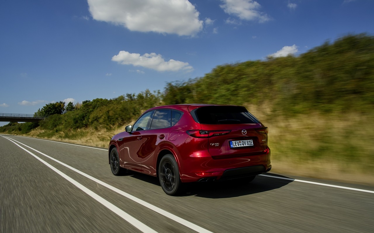 Mazda CX-60 e-PHEV: le immagini del primo contatto