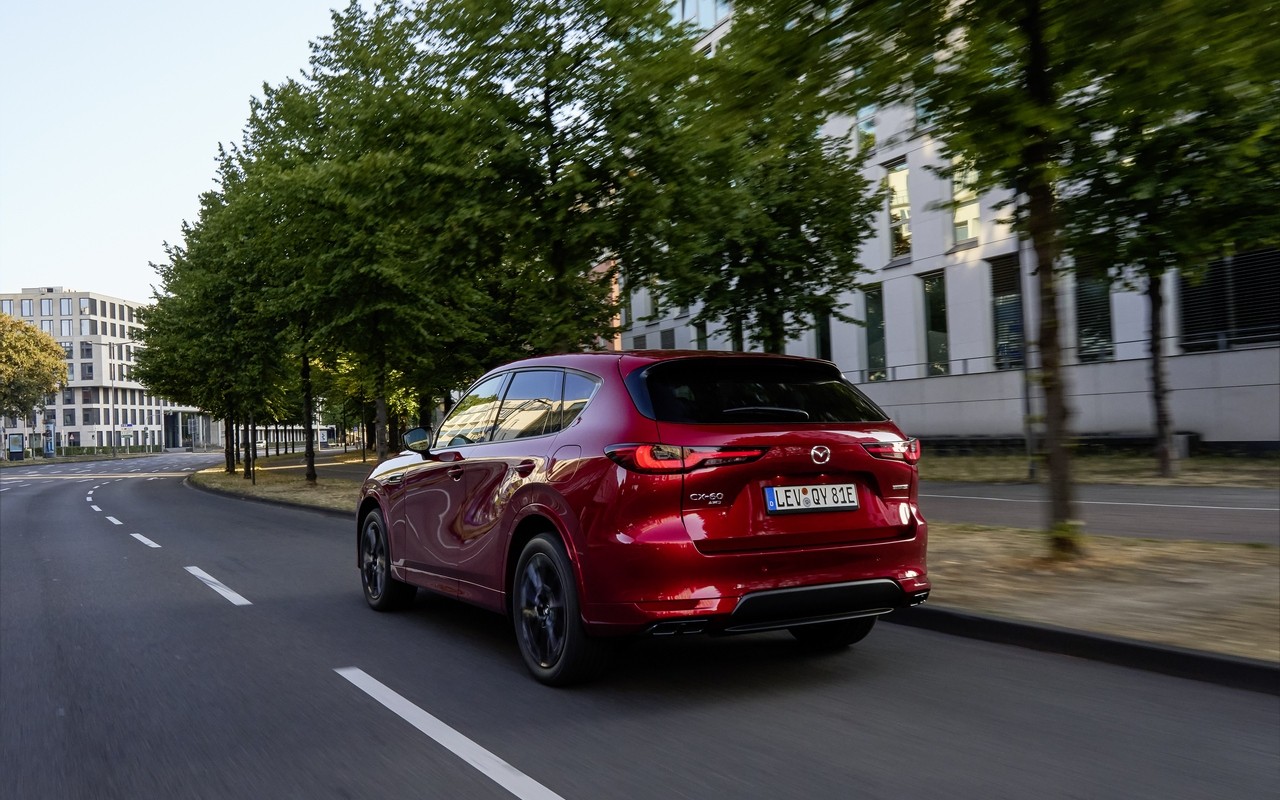 Mazda CX-60 e-PHEV: le immagini del primo contatto