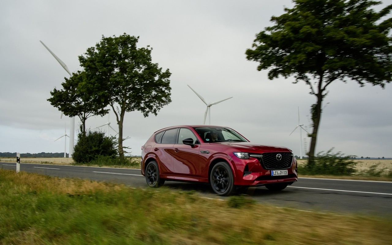 Mazda CX-60 e-PHEV: le immagini del primo contatto