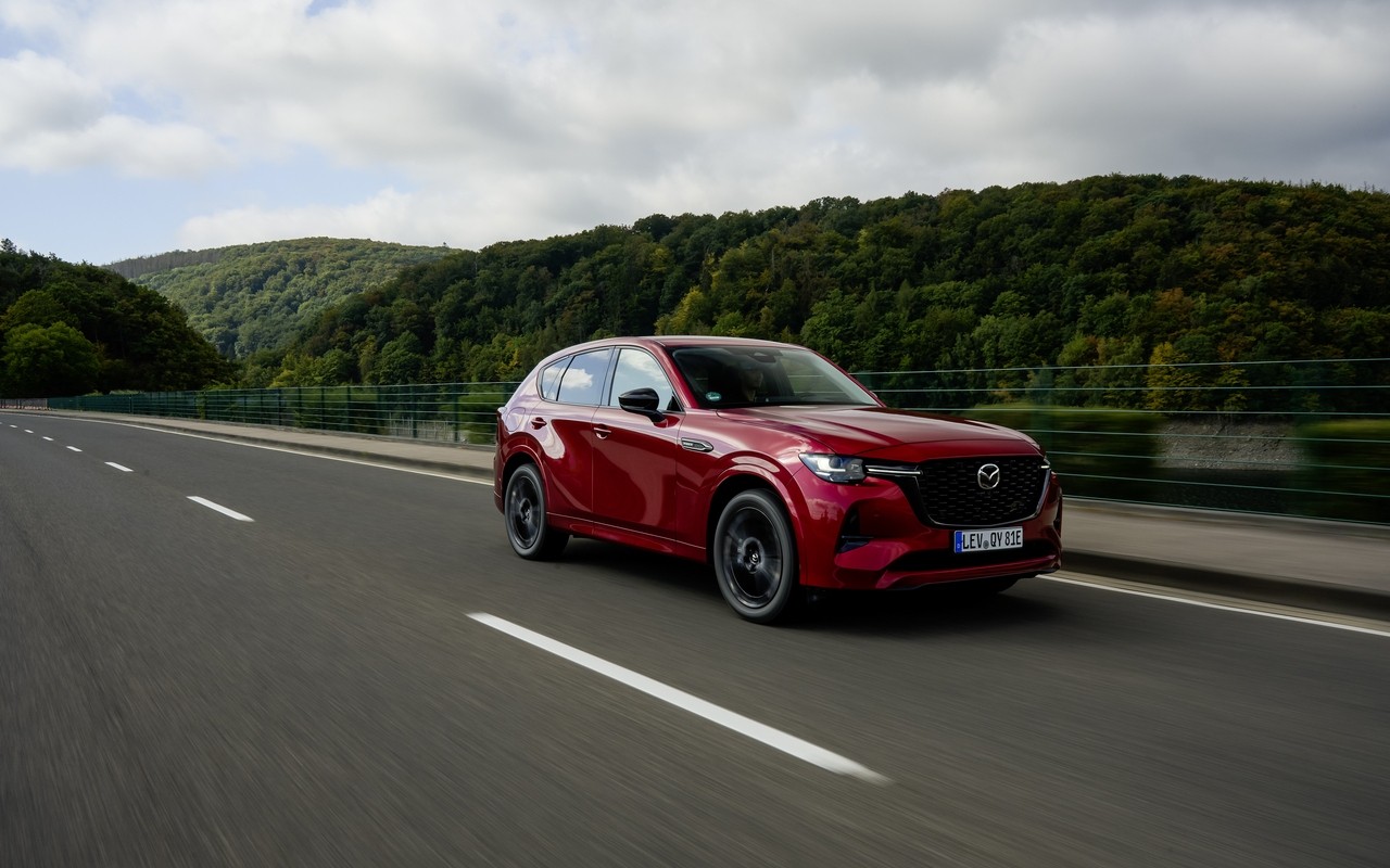 Mazda CX-60 e-PHEV: le immagini del primo contatto