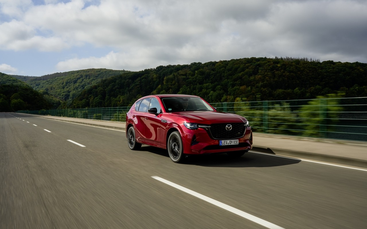 Mazda CX-60 e-PHEV: le immagini del primo contatto