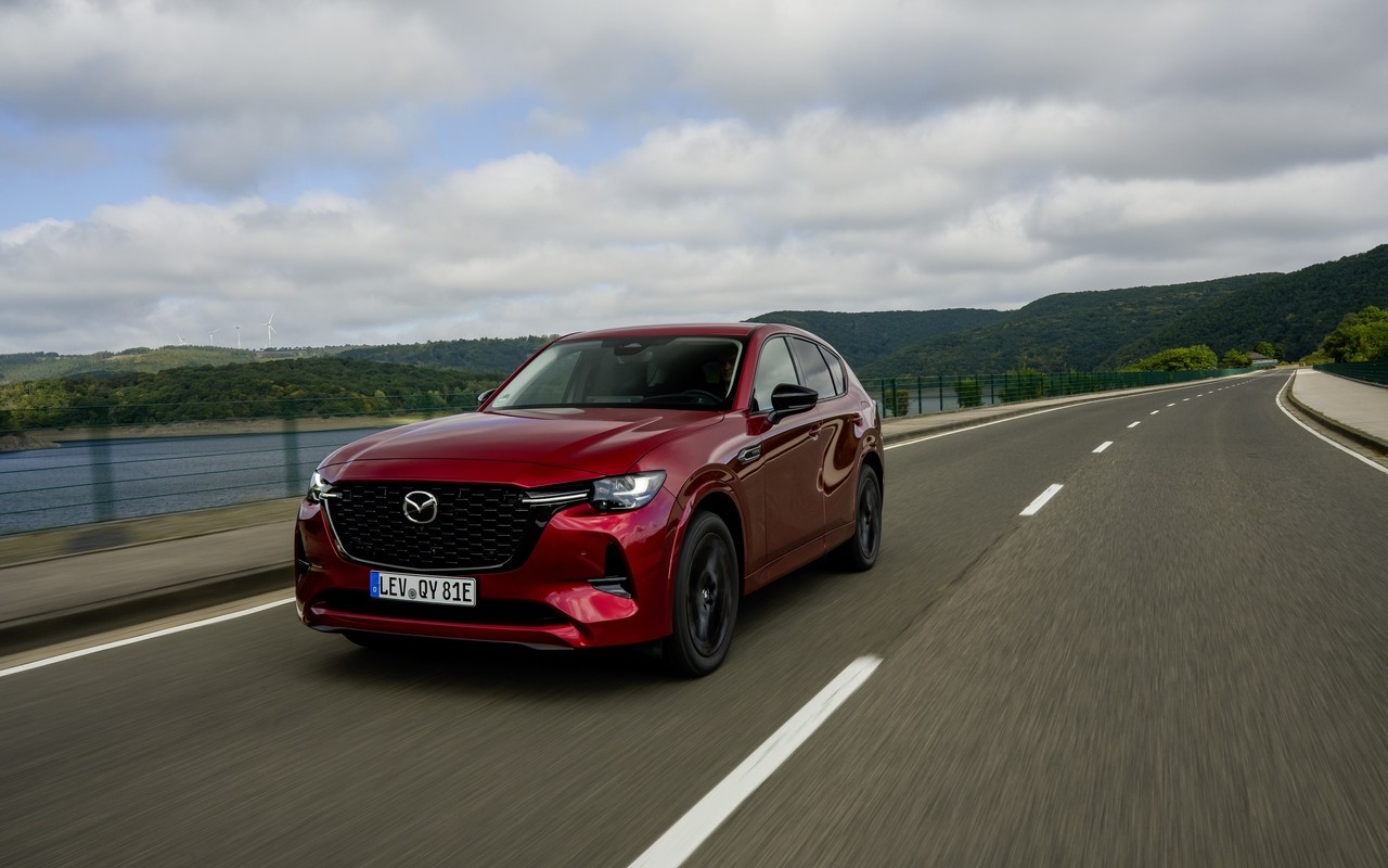 Mazda CX-60 e-PHEV: le immagini del primo contatto