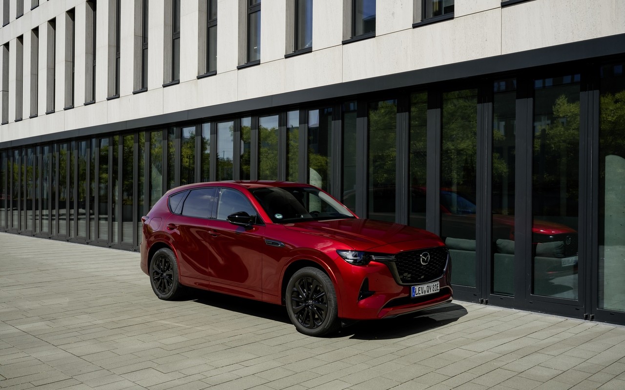 Mazda CX-60 e-PHEV: le immagini del primo contatto