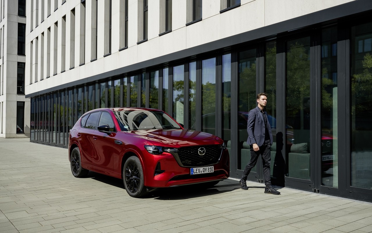 Mazda CX-60 e-PHEV: le immagini del primo contatto