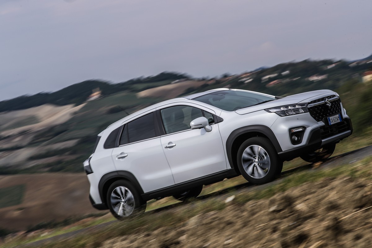 Suzuki S-Cross Hybrid 140V: primo contatto