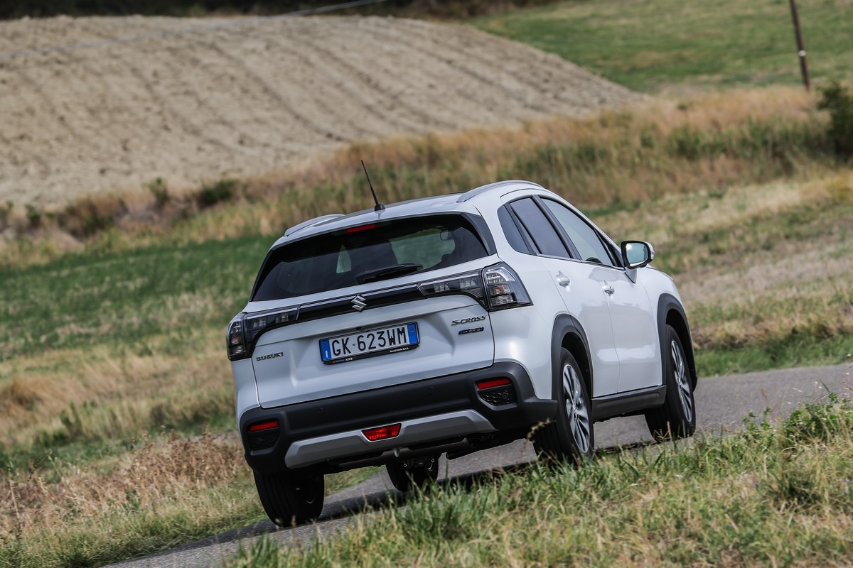 Suzuki S-Cross Hybrid 140V: primo contatto