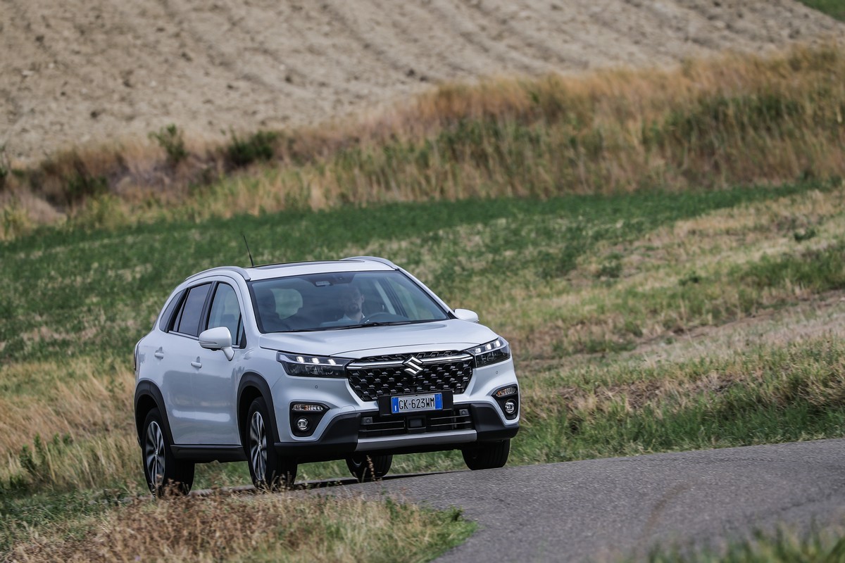 Suzuki S-Cross Hybrid 140V: primo contatto