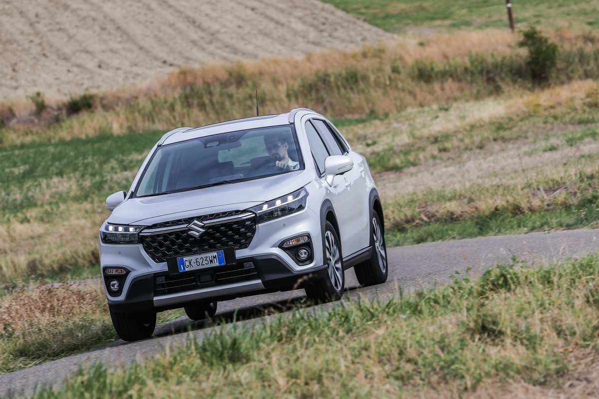 Suzuki S-Cross Hybrid 140V: primo contatto