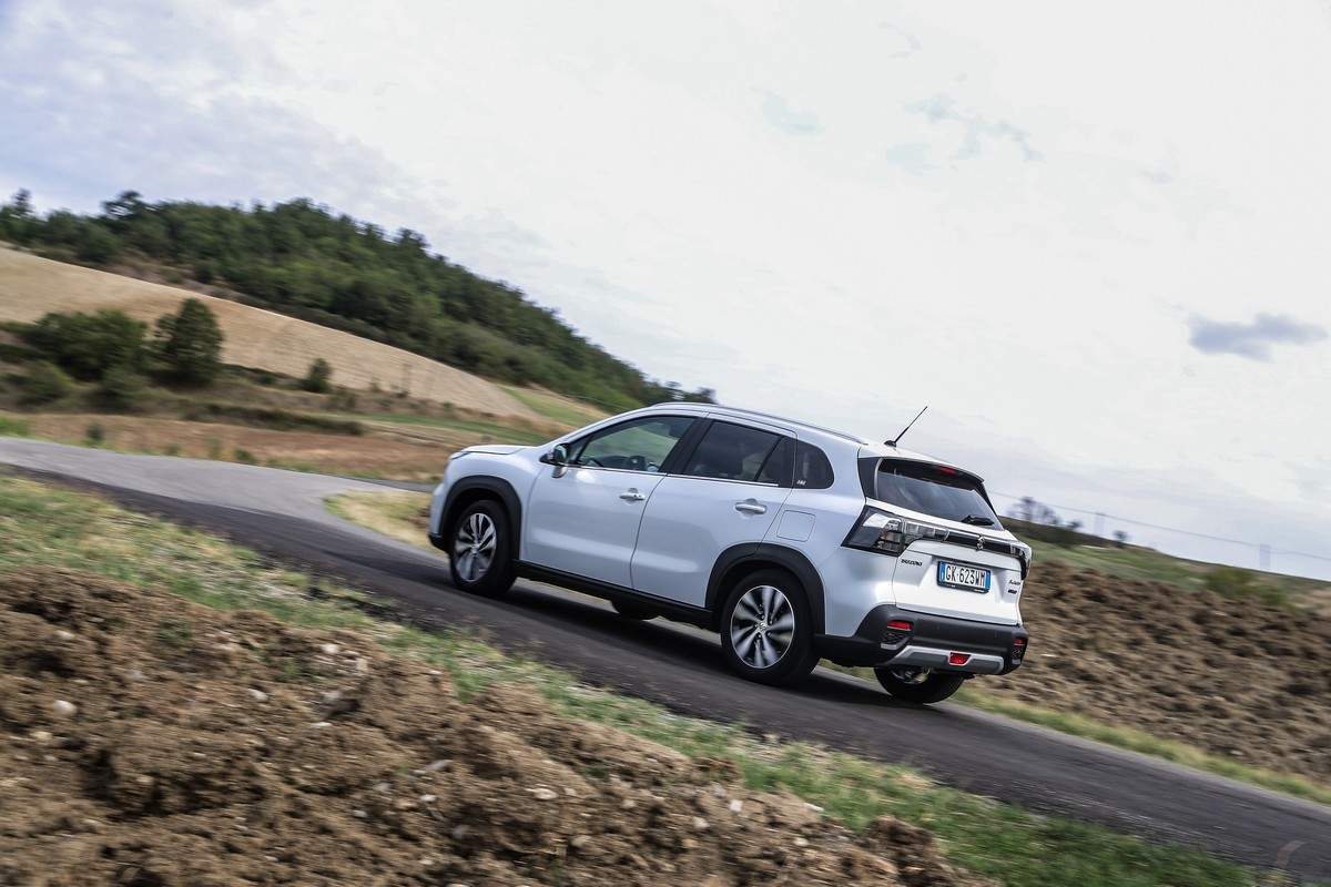 Suzuki S-Cross Hybrid 140V: primo contatto