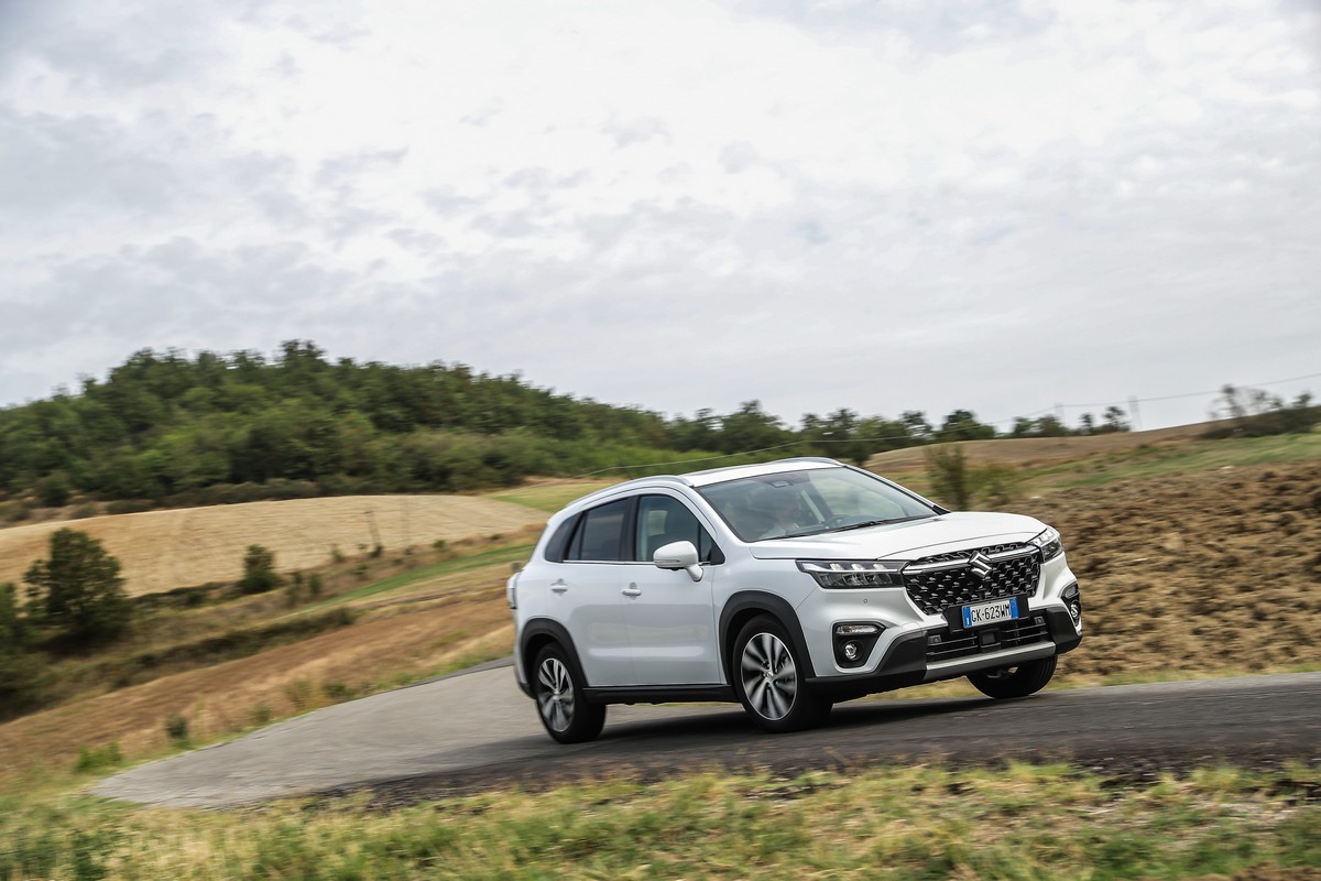 Suzuki S-Cross Hybrid 140V: primo contatto