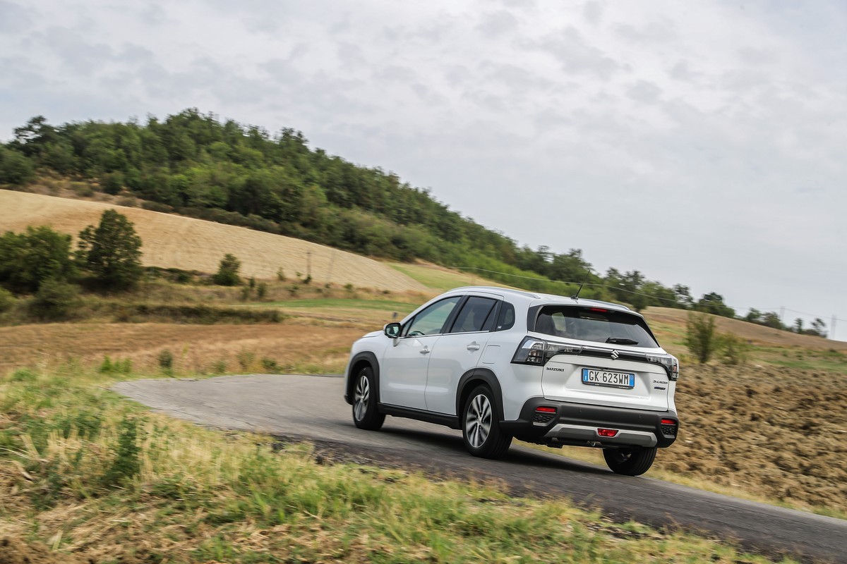 Suzuki S-Cross Hybrid 140V: primo contatto