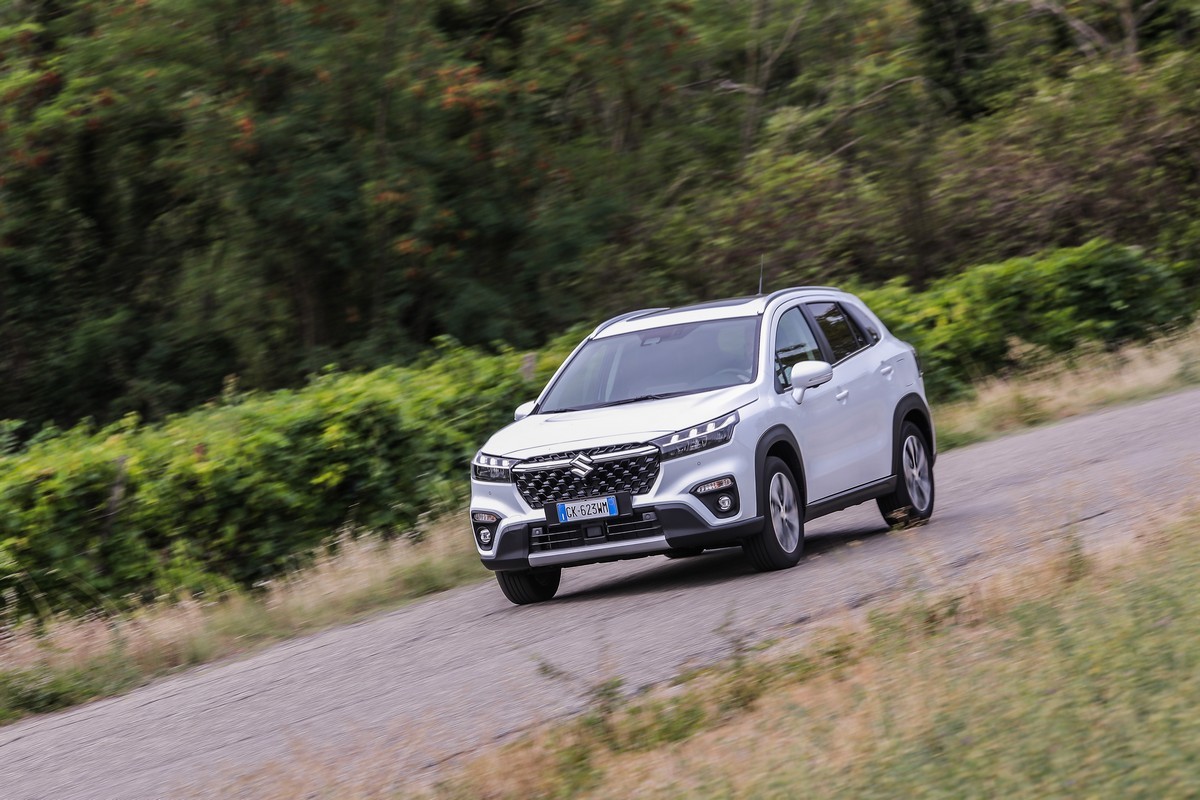 Suzuki S-Cross Hybrid 140V: primo contatto