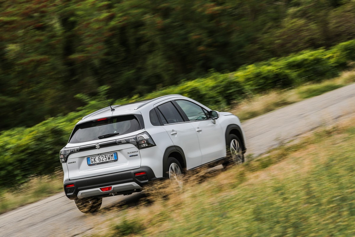 Suzuki S-Cross Hybrid 140V: primo contatto