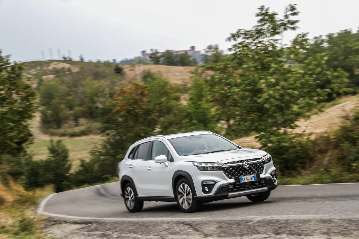 Suzuki S-Cross Hybrid 140V: primo contatto