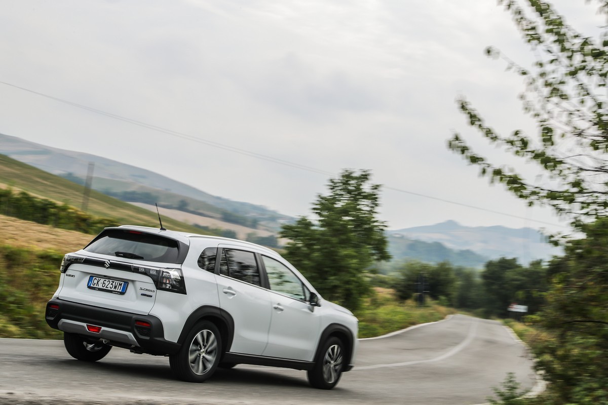 Suzuki S-Cross Hybrid 140V: primo contatto