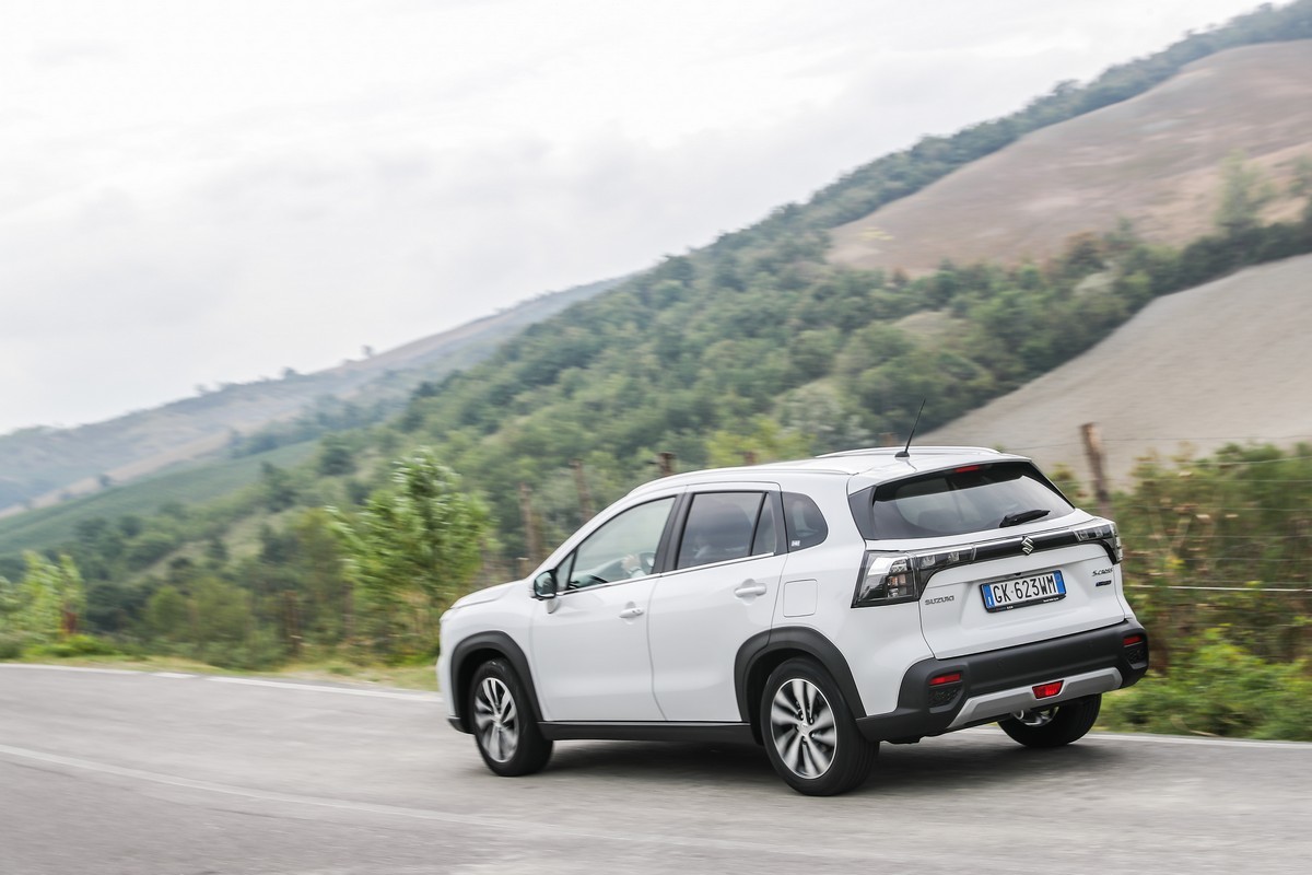 Suzuki S-Cross Hybrid 140V: primo contatto