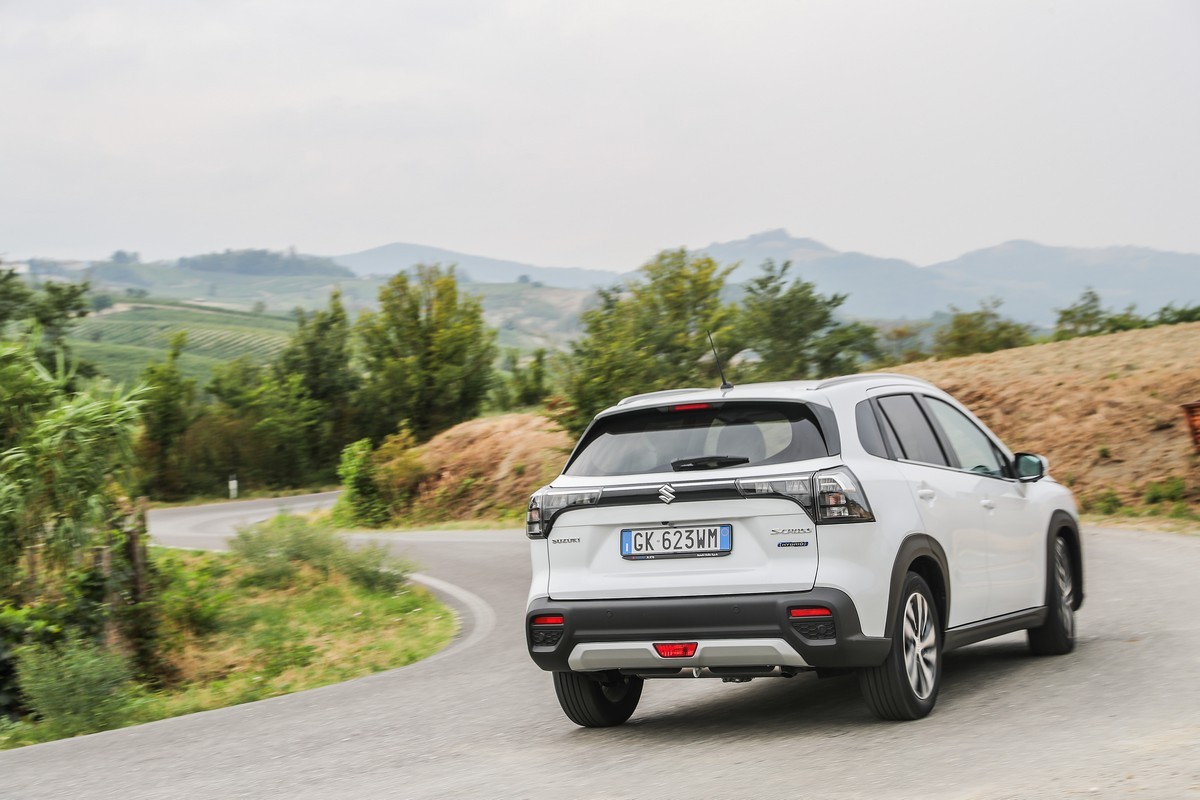 Suzuki S-Cross Hybrid 140V: primo contatto