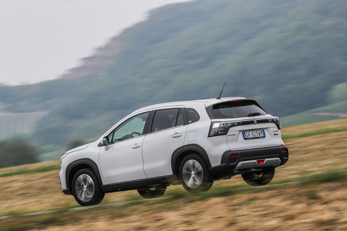 Suzuki S-Cross Hybrid 140V: primo contatto