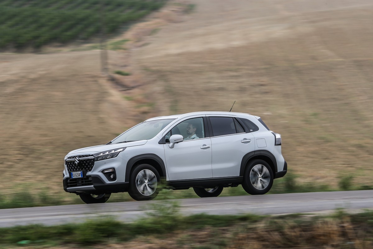 Suzuki S-Cross Hybrid 140V: primo contatto