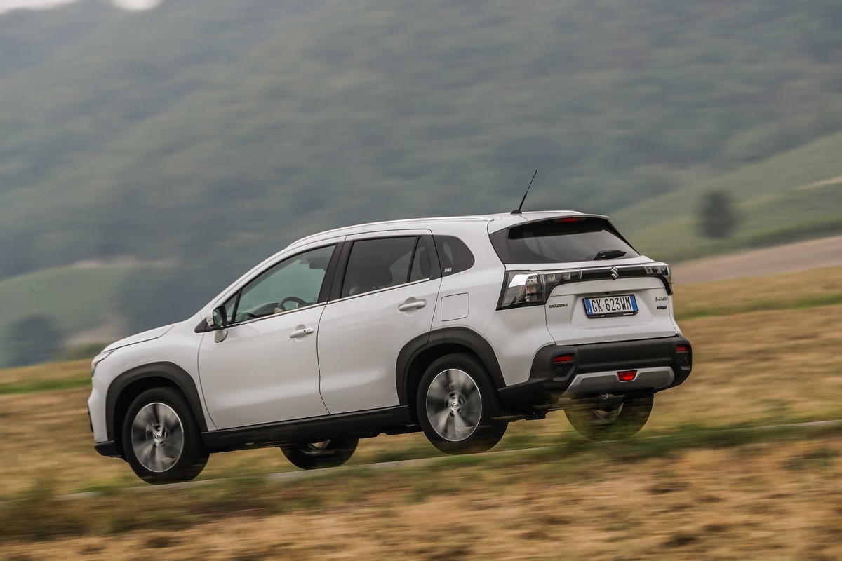 Suzuki S-Cross Hybrid 140V: primo contatto