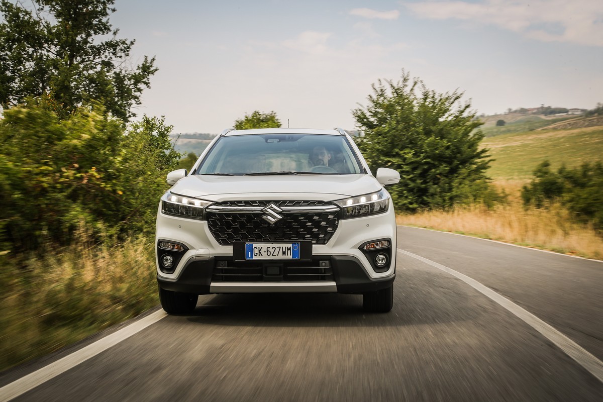 Suzuki S-Cross Hybrid 140V: primo contatto