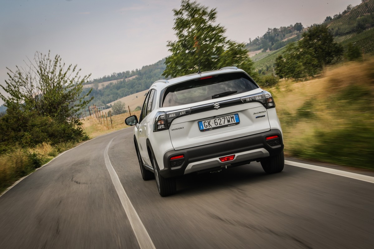 Suzuki S-Cross Hybrid 140V: primo contatto