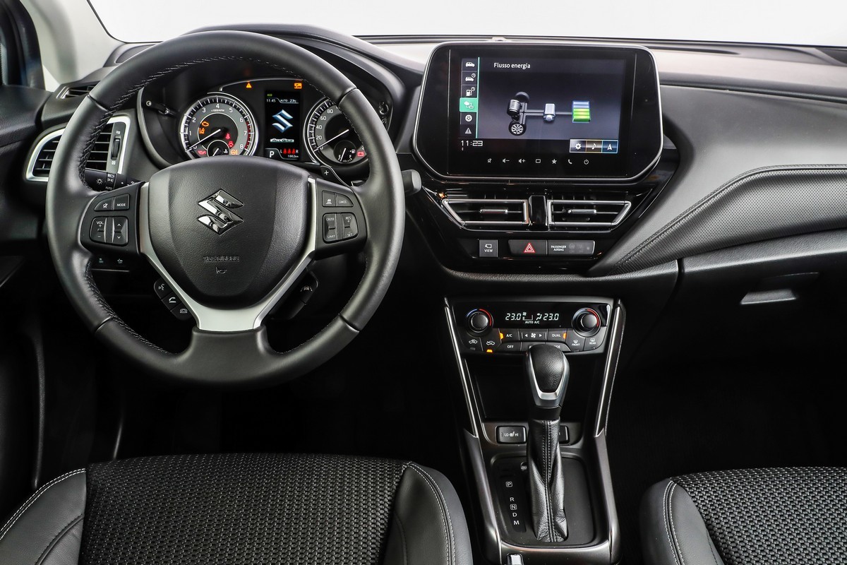 Suzuki S-Cross Hybrid 140V: primo contatto