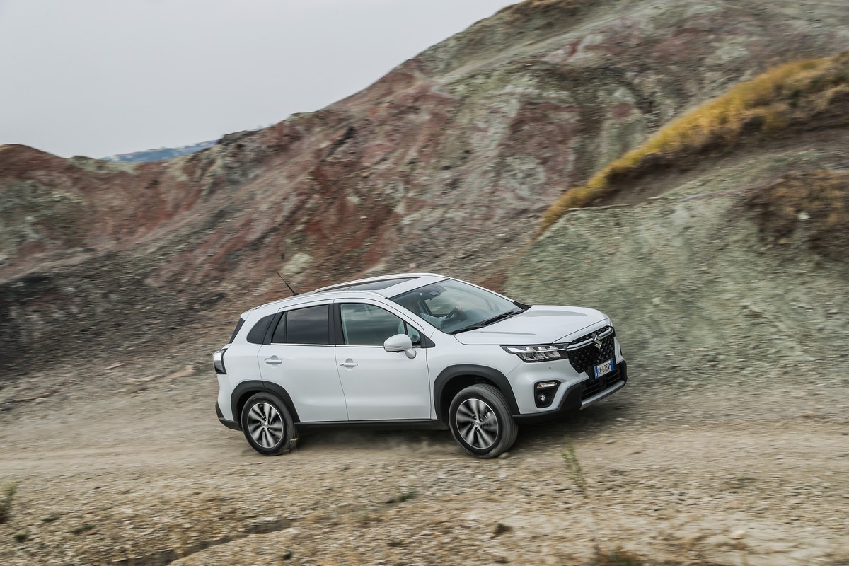 Suzuki S-Cross Hybrid 140V: primo contatto