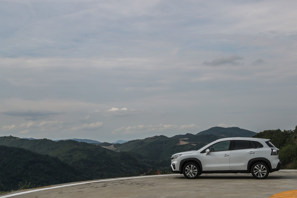 Suzuki S-Cross Hybrid 140V: primo contatto