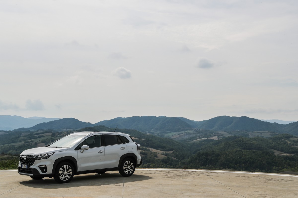 Suzuki S-Cross Hybrid 140V: primo contatto