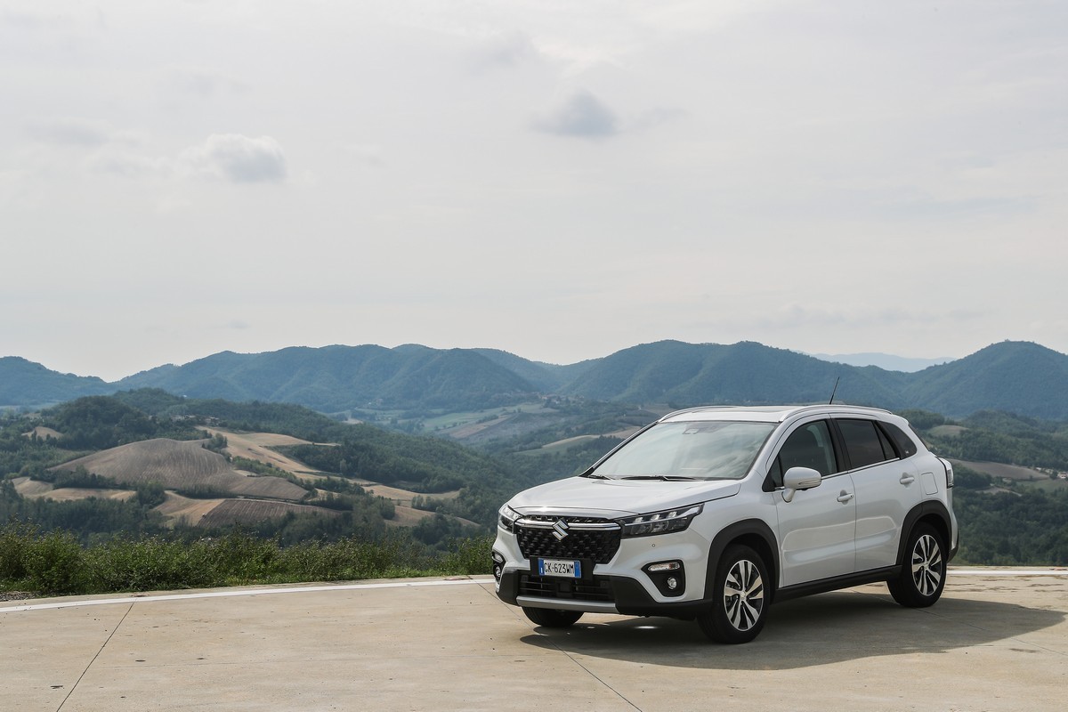 Suzuki S-Cross Hybrid 140V: primo contatto