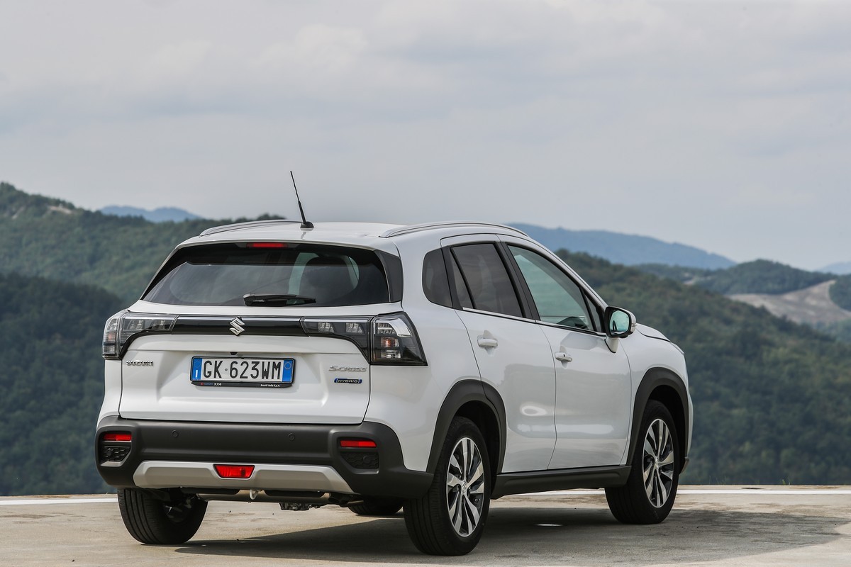 Suzuki S-Cross Hybrid 140V: primo contatto