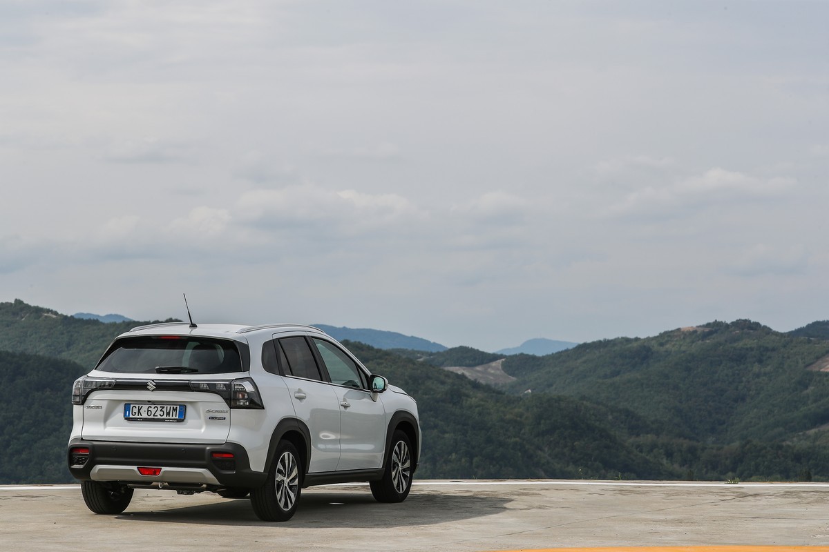 Suzuki S-Cross Hybrid 140V: primo contatto